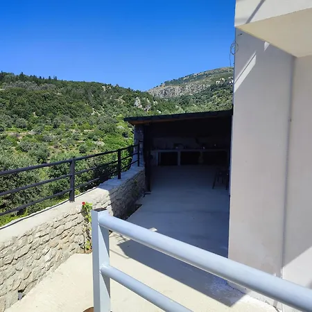 Petros Hotel Himare