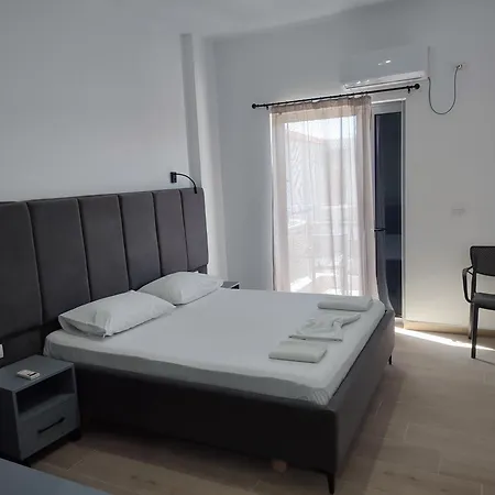 Hotel Petros Himare