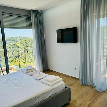 Petros Hotel